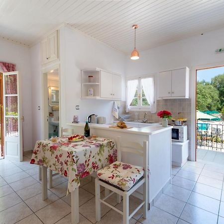 Livadi Studios With Pool Lákka Екстериор снимка