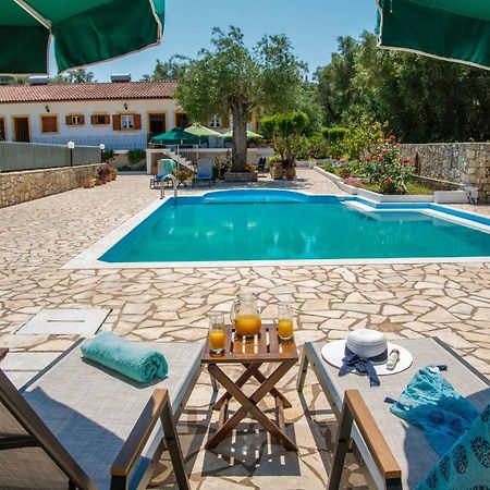 Livadi Studios With Pool Lákka Екстериор снимка