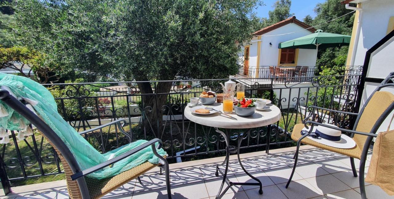 Livadi Studios With Pool Lákka Екстериор снимка