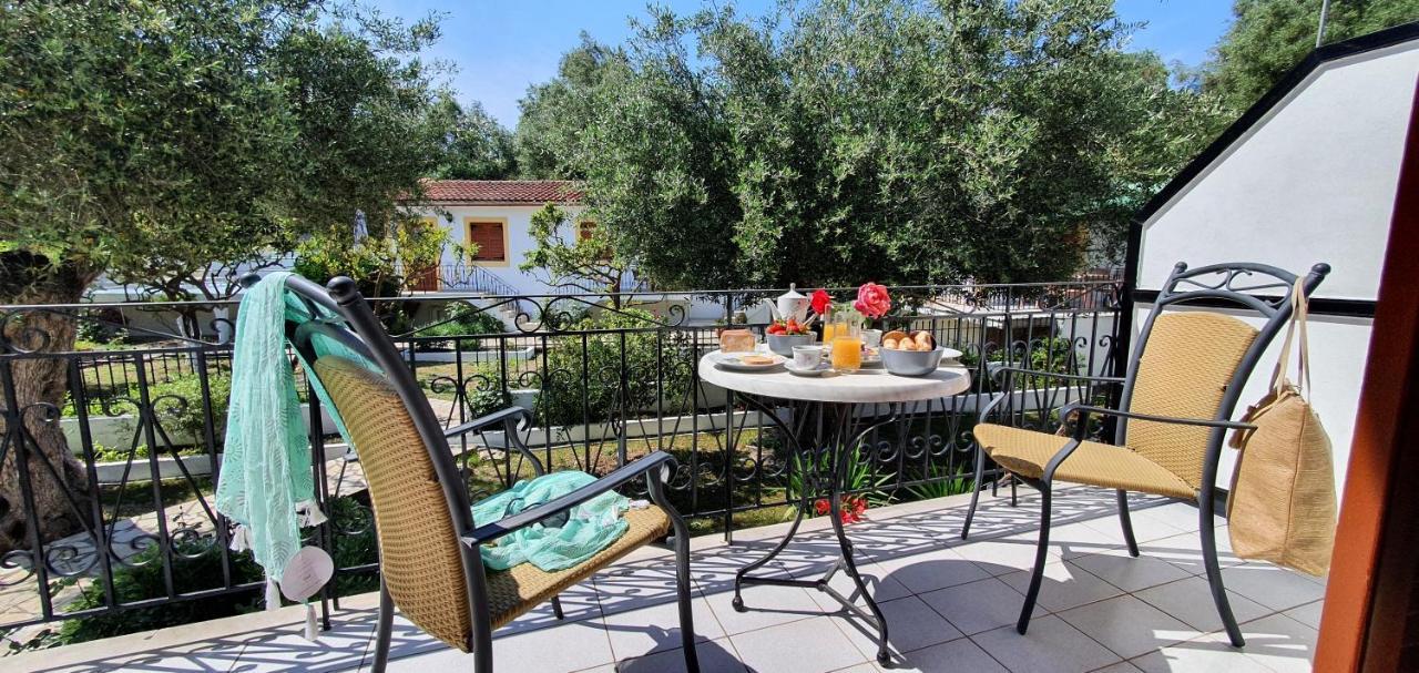 Livadi Studios With Pool Lákka Екстериор снимка