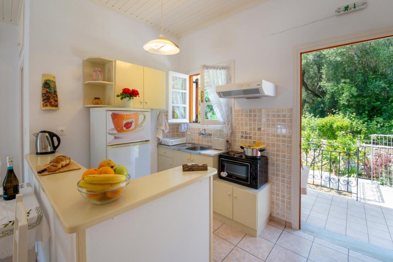 Livadi Studios With Pool Lákka Екстериор снимка